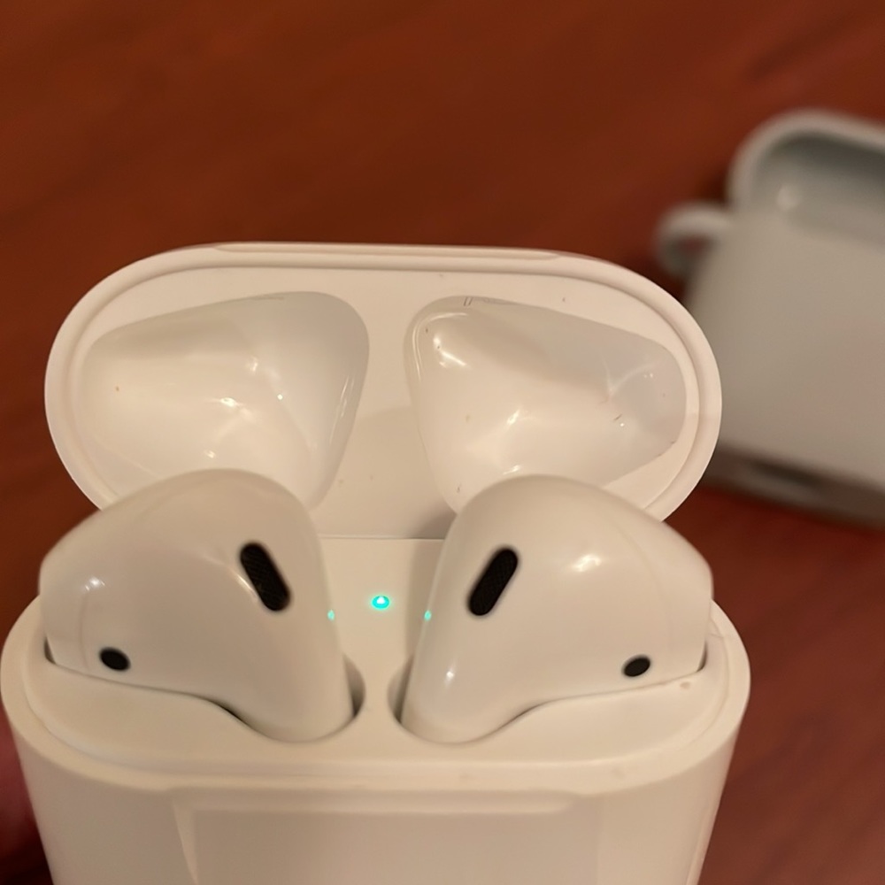 Apple AirPods 1st Gen